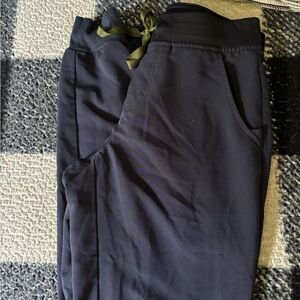 Figs woman’s Navy Jogger Pants with Olive Drawstring